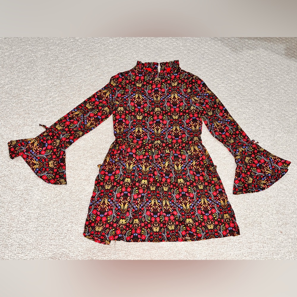 Cute dress with pockets, size 6